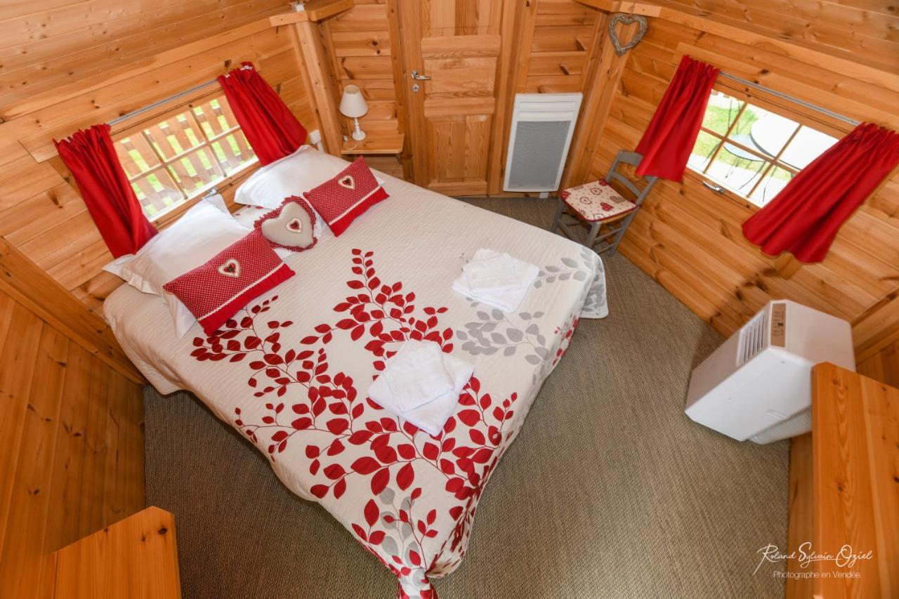 Bed and Breakfast Domaine De La Courillere Le Boupere Экстерьер фото