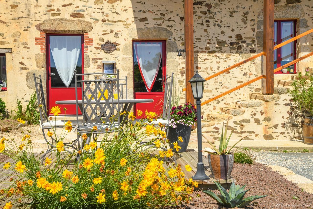 Bed and Breakfast Domaine De La Courillere Le Boupere Экстерьер фото